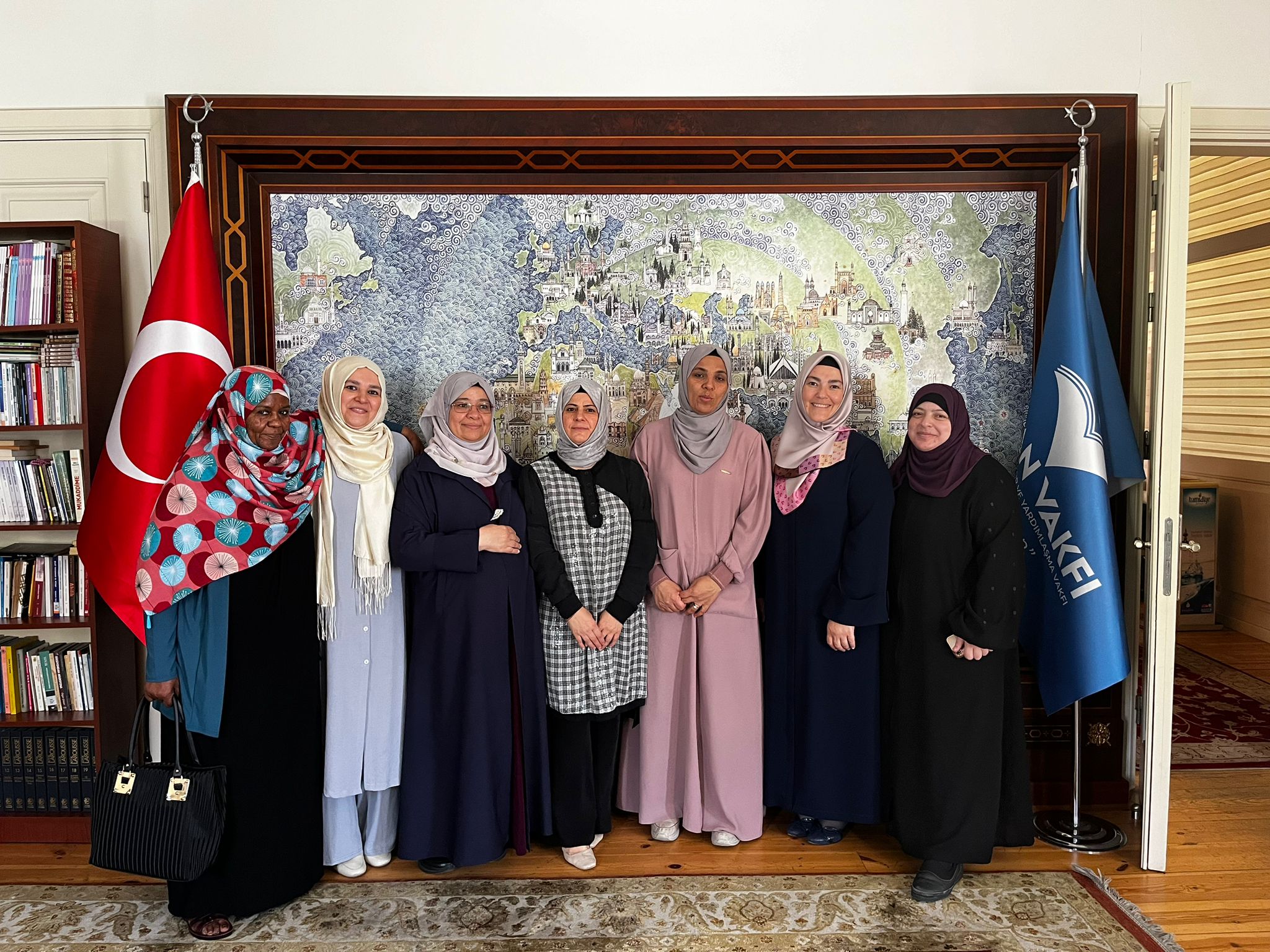 زيارة وفد من ائتلاف المرأة العالمي لنصرة القدس وفلسطين لحركة إنسان ومدنيات في اسطنبول