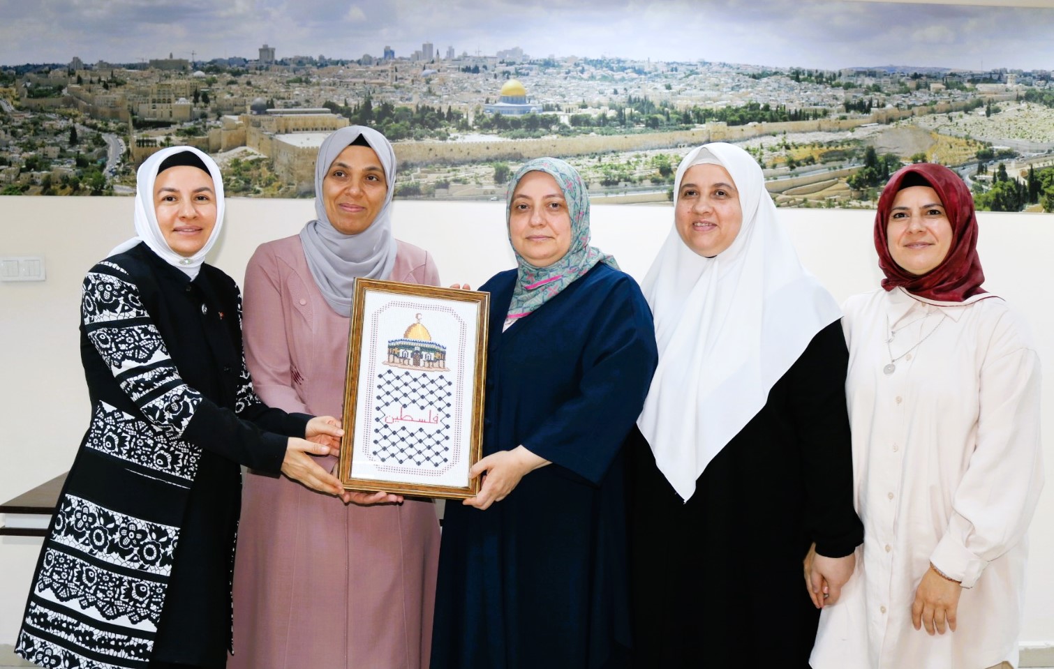 Justice and Development Party Delegation Visits the headquarters of the Global Women’s Coalition for Quds and Palestine in Istanbul